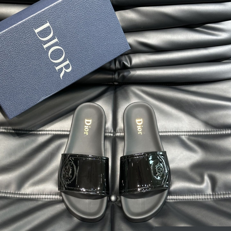 ch**an D*or slippers